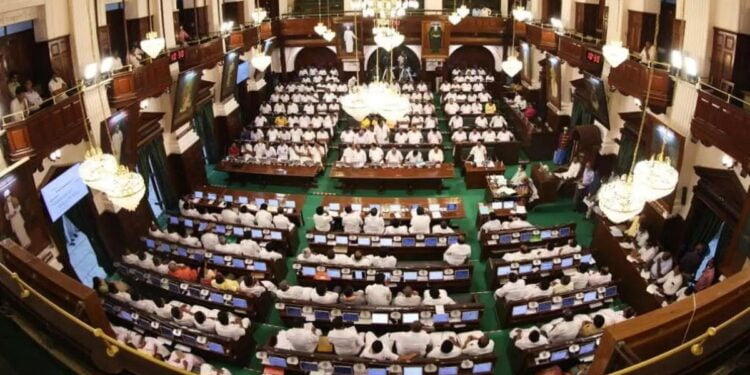 கள்ளச்சாராயம் விற்றால் ஆயூள் தண்டனையுடன் 10 இலட்சம் அபராதம்!