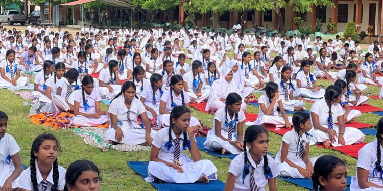 Mannar நானாட்டான் டிலாசால் கல்லூரியில் இடம்பெற்ற சர்வதேச யோகா தின நிகழ்வு.