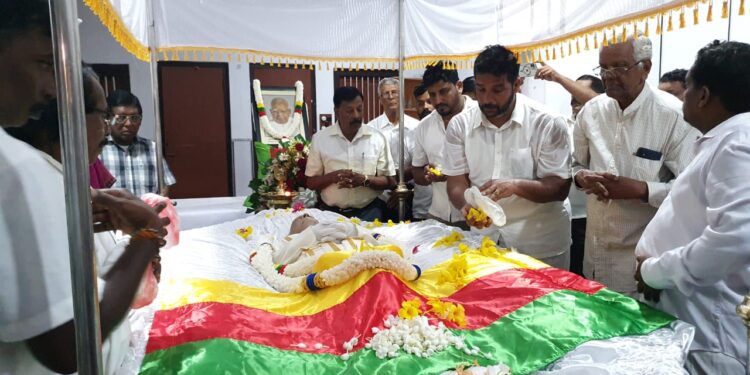 Jaffna சம்பந்தனின் பூதவுடல் விமானம் மூலம் யாழ்ப்பாணம் எடுத்து வரப்பட்டுள்ளது.