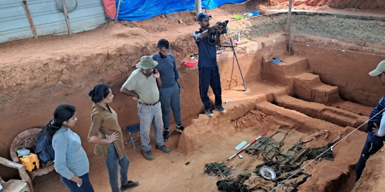 Mullaithevu கொக்குத்தொடுவாய் மனித புதைகுழியிலிருந்து இரண்டு மனித எலுப்புக் கூட்டுத் தொகுதிகள் மீட்பு!