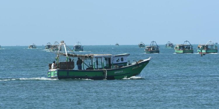 ராமேஸ்வரம் விசைப் படகு மீனவர்கள் மாயம்.