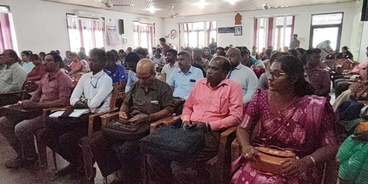 வவுனியாவவுனியாவில் மாபெரும் தொழிற்சந்தை.