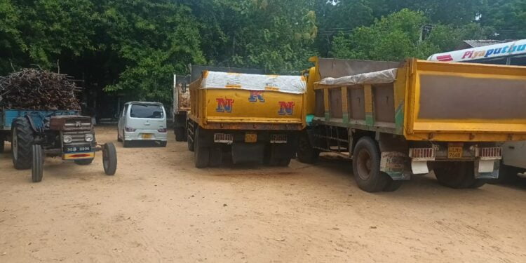 Jaffna யாழில் கடத்தலில் ஈடுபட்ட 25 டிப்பர்கள் ஒரேநாளில் பொலிஸாரினால் கைப்பற்றப்பட்டுள்ளது!