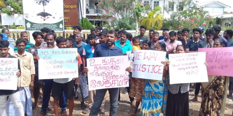 Jaffna தாளையடி கிராமத்தை தனியான கிராம சேவகர் பிரிவாக மாற்ற மக்கள் எதிர்ப்பு.