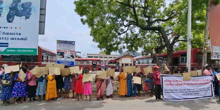 Killinochiசர்வதேச காணாமல் ஆக்கப்பட்டோர் தினத்தில் வடக்கிலும் கிழக்கிலும் கவனயீர்ப்பு போராட்டம்