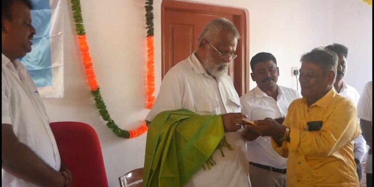 மன்னார்மன்னார் பள்ளி முனை கிராமத்திற்கு அமைச்சர் டக்ளஸ் விஜயம் !