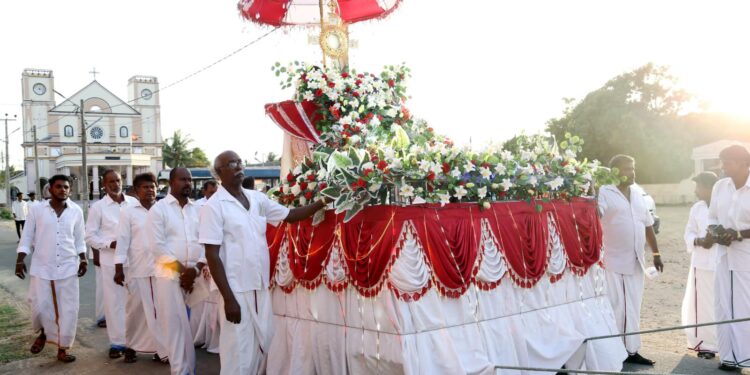 நற்கருணை பவனி.