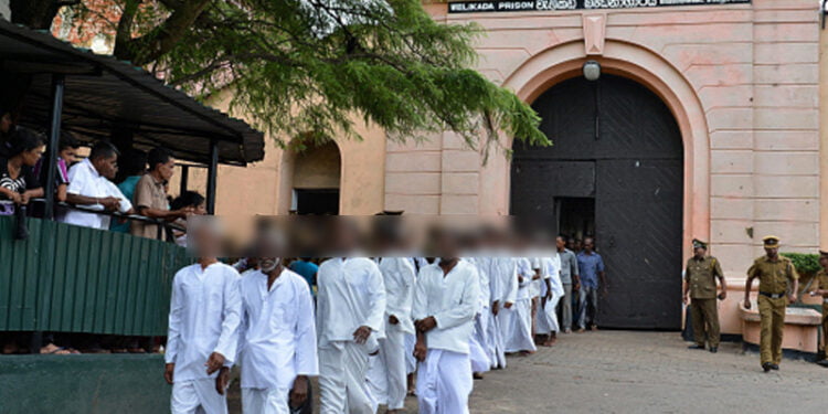 தேசிய சிறைக்கைதிகள் தினத்தை முன்னிட்டு வவுனியாவில் 17கைதிகள் விடுதலை.