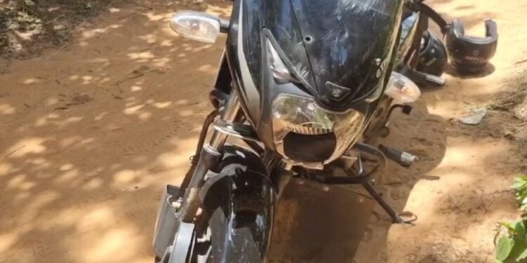 மோட்டார் சைக்கிள் ஒன்றுடன் ஒன்று மோதி விபத்து. இருவர் வைத்தியசாலையில் அனுமதி.