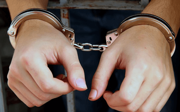 உணவில் போதைப்பொருள் கொண்டு சென்ற பெண் கைது ….