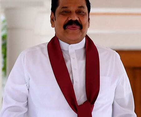 மகிந்தவின் அரச வாகனகள் கையளிப்பு