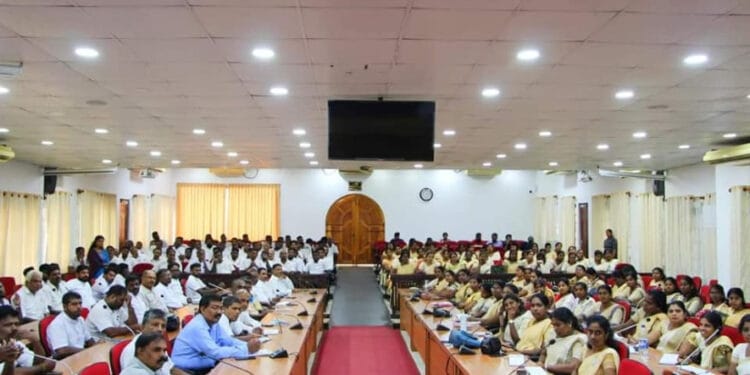தேர்தல் தொடர்பாக மாவட்ட செயலகத்தில் கலந்துரையாடல்.
