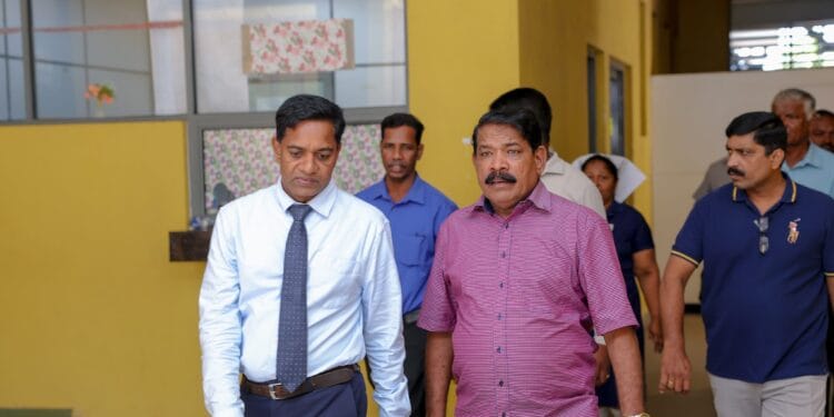 யாழ்ப்பாணம்யாழ் . போதனாவிற்கு விஜயம் மேற்கொண்ட கடற்தொழில் அமைச்சர்
