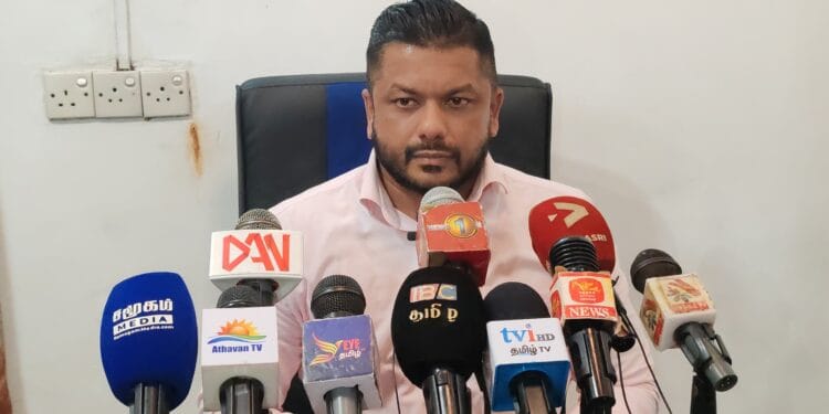 வவுனியா கள்வர்களைத்தான் மீண்டும் தெரிவு செய்கிறோம் – நிரோஸ்குமார்