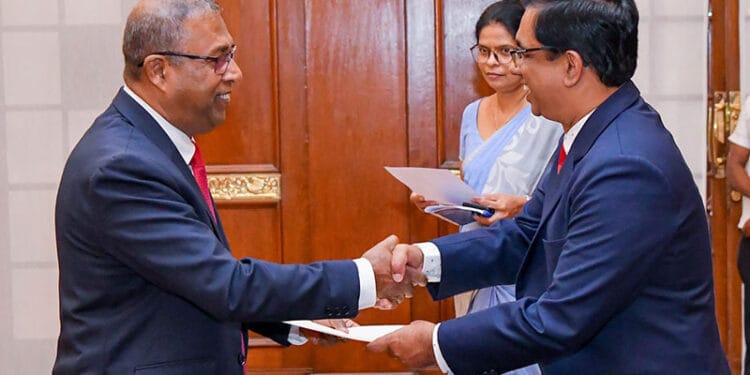 புதிய பிரதமர், அமைச்சரவை, உட்பட அமைச்சுகளின் செயலாளர்கள் நியமனம்!