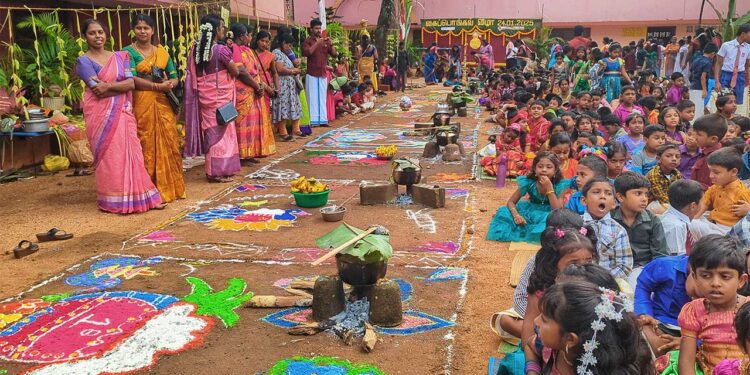 வவுனியா விபுலானந்தா கல்லூரியில் இடம்பெற்ற பாரம்பரிய பொருட் கண்காட்சியும் பொங்கல் திருவிழாவும்.
