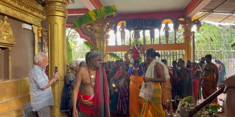 வவுனியா தாண்டிக்குளம் ஐயனார் ஆலயத்தில்  சங்காபிஷேகம்.