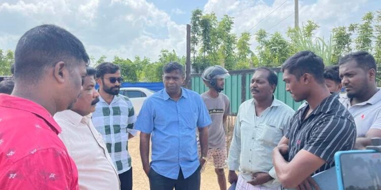 யாழில் சட்டவிரோத சுண்ணக்கல் அகழ்வு பிரதேசங்களுக்கு அமைச்சர் விஜயம்.