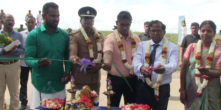 கிளிநொச்சி குளத்தின் கீழ் சுற்றுலா மையம் ஆளுநரால்  திறந்து வைப்பு.