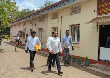 ஜனநாயக தேசிய கூட்டணி வேட்புமனு தாக்கல் செய்தது..