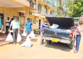 கிளிநொச்சி மாவட்ட  பிரதேச சபைகளுக்கான வாக்காளர் அட்டைகள் அஞ்சல் திணைக்களத்திடம் கையளிக்கப்பு….