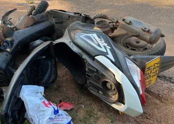 நேருக்கு நேர் மோதிய மோட்டார் சைக்கிள்கள் – இரு பெண் உட்பட மூவர் காயம்!