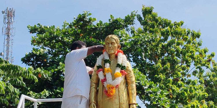 வவுனியாவில் தந்தை செல்வாவின் 48 ஆவது நினைவு தினம் அனுஸ்டிப்பு…