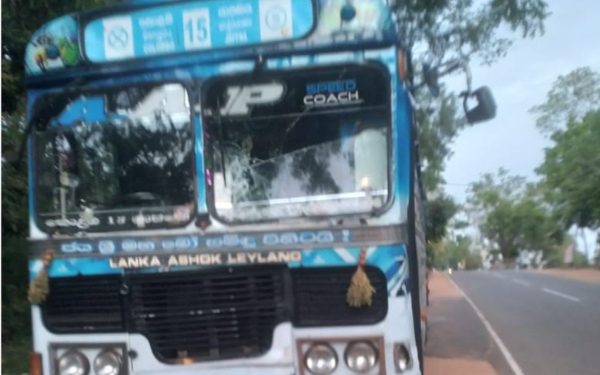 யாழில் இருந்து சென்ற பஸ் விபத்து – ஒருவர்  பலி 08 பேர் படுகாயம்