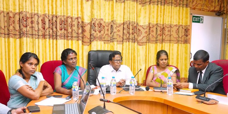 வடக்கில் சிறுவர் உரிமை மீறல்களை கண்காணிப்பதற்கு கண்காணிப்பு கமராக்கள் பொருத்தப்பட வேண்டும் என பேச்சுவார்த்தை!