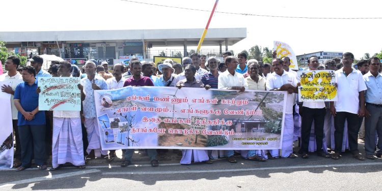 மன்னாரில் கவனயீர்ப்பு போராட்டத்தின் முடிவில் ஜனாதிபதிக்கு மகஜர் கையளிப்பு