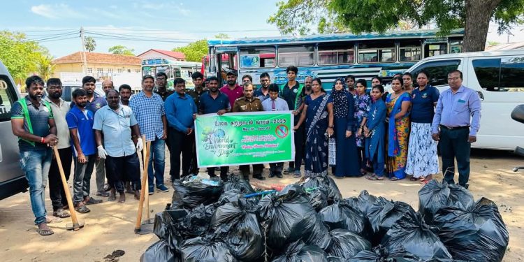 முல்லைத்தீவு மாவட்ட பிராந்திய சுகாதார சேவைகள் பணிமனையினால் சுற்றாடல் வாரத்தினை முன்னிட்டு சிரமதானப்பணி முன்னெடுப்பு!