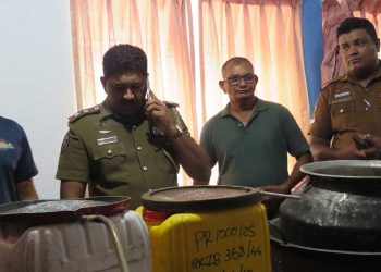 மட்டக்களப்பு கருவப்பங்கேணியில் கசிப்பு உற்பத்தி நிலையம் முற்றுகை