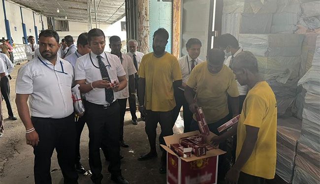 சட்டவிரோதமாக நாட்டுக்குள் வெளிநாட்டு சிகரெட்டுகளை கொண்டு வந்த நபர் கைது!