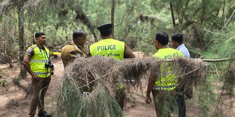 மட்டக்களப்பு சவுக்கடி கடற்கரை பகுதியில் ஆண் ஒருவர் உயிரிழந்த நிலையில் சடலமாக மீட்பு!