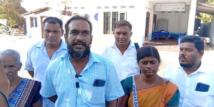 மண்டைதீவு கிணறுகளை தோண்டுங்கள் – ஊர்காவற்துறை பொலிஸ் நிலையத்தில் முறைப்பாடு!