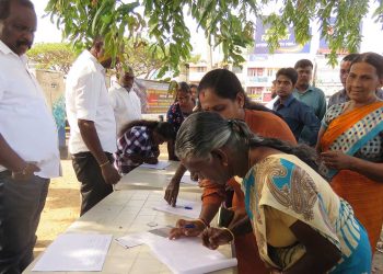 மட்டக்களப்பில் செம்மணி நீதி கோரிய கையொழுத்து போராட்டம் ஆரம்பித்து வைப்பு