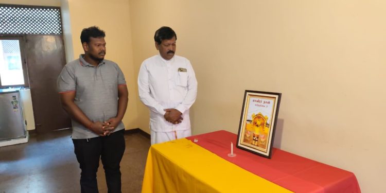 மாவீரர்களுக்கு உணர்வுபூர்வமாக அஞ்சலி  செலுத்தினார் நா.உ துரைராசா ரவிகரன்