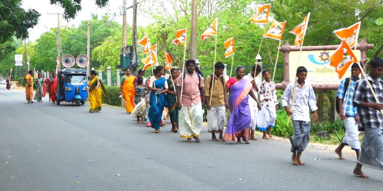 யாழில். திருவெம்பா விரதத்தை முன்னிட்டு பாத யாத்திரை