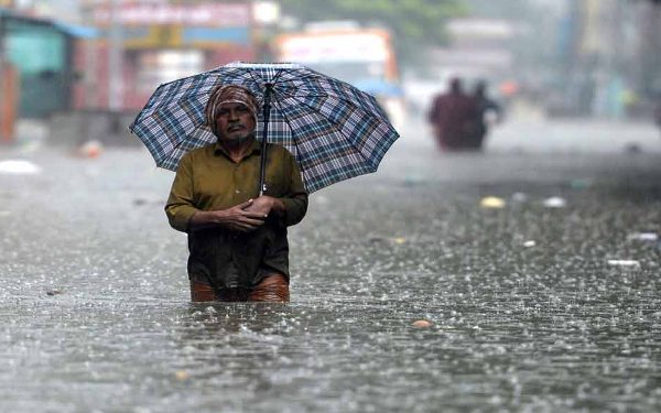 கிளிநொச்சியில் சீரற்ற காலநிலை