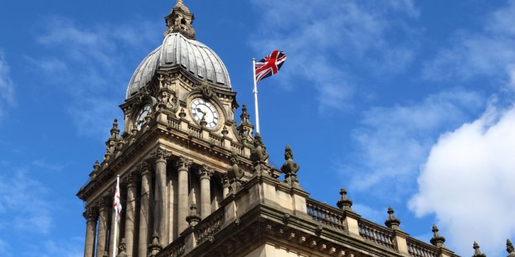 இங்கிலாந்து உள்ளூராட்சி தேர்தலை தாமதப்படுத்துமாறு கோரிக்கை விடுப்பு