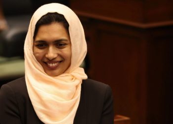 பதவியை ராஜினாமா செய்தார் டோலி பேகம்