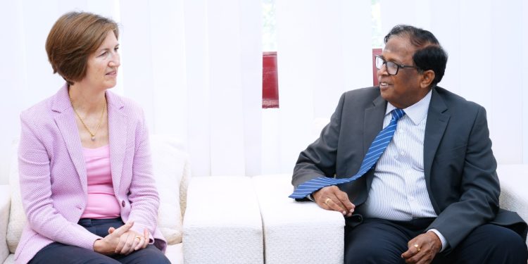 வடக்கு ஆளுநரை சந்தித்த சுவிட்சர்லாந்து தூதுவர்