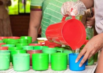 தர்மபுரம் பொலிசாரின் ஏற்பாட்டில் தன்சல் வழங்கும் நிகழ்வு
