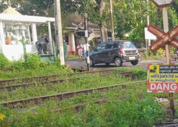 முச்சக்கரவண்டி ஒன்று ரயிலோடு மோதி விபத்து – ஒருவர் உயிரிழப்பு