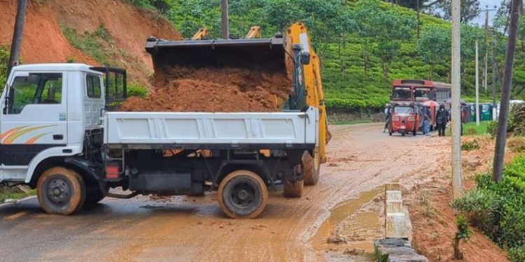 டிக்கோயா பகுதியில் பாரிய மண்சரிவு