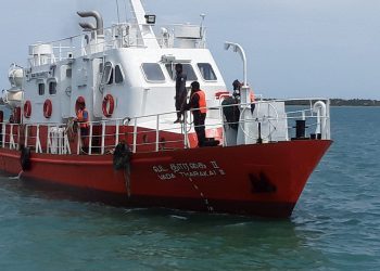 நெடுந்தீவுக்கான சேவையை  மீண்டும் ஆரம்பித்த  வடதாரகை படகு