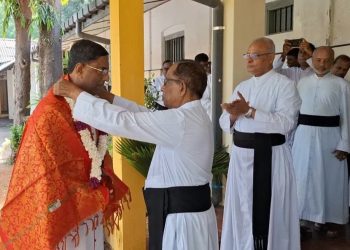 யாழ்.ஆயர் இல்லத்திற்கு வருகை தந்த யாழ்.மறை மாவட்டத்திற்கான புதிய ஆயர்