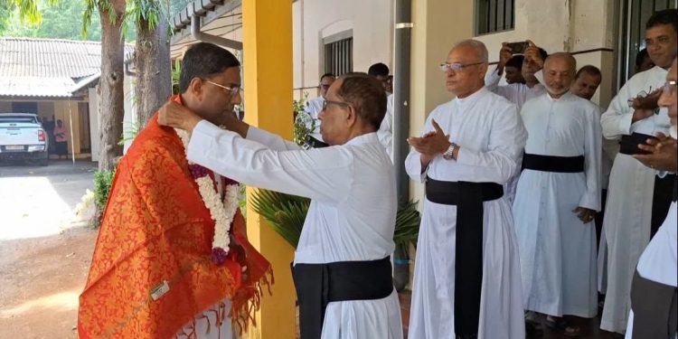யாழ்.ஆயர் இல்லத்திற்கு வருகை தந்த யாழ்.மறை மாவட்டத்திற்கான புதிய ஆயர்