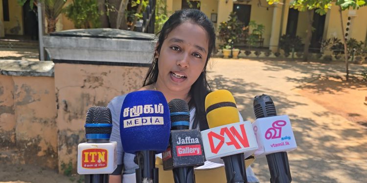 முன்னாள் கலைப்பீடாதிபதி எஸ்.ரகுராம் தொடர்ந்துள்ள வழக்கு