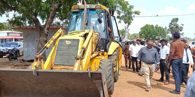 முல்லைத்தீவு – கோவில் குடியிருப்பு பழைய பூங்கா வீதியின் புனரமைப்பு பணிகள் ஆரம்பம்